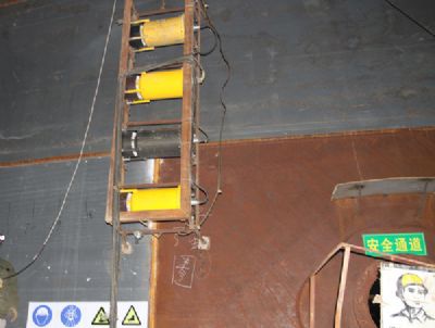 點(diǎn)擊查看詳細(xì)信息<br>標(biāo)題：儲(chǔ)罐現(xiàn)場(chǎng)檢測(cè) 閱讀次數(shù)：5415